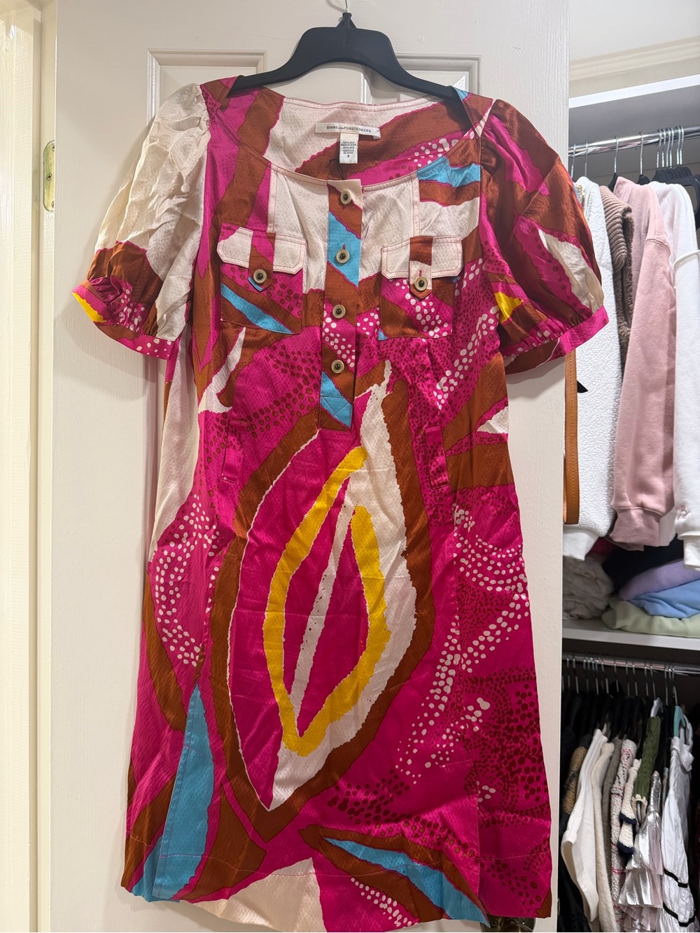 Diane Von Furstenberg 100% Silk Multicolored Shift Dress size 6